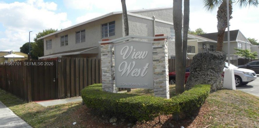 Condo in Miami, Florida, 2 bedrooms  № 2042719