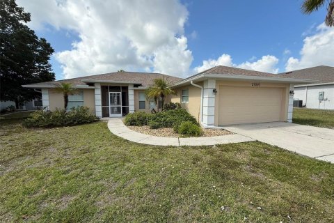 Casa en Punta Gorda, Florida 3 dormitorios, 149.76 m2 № 2115478