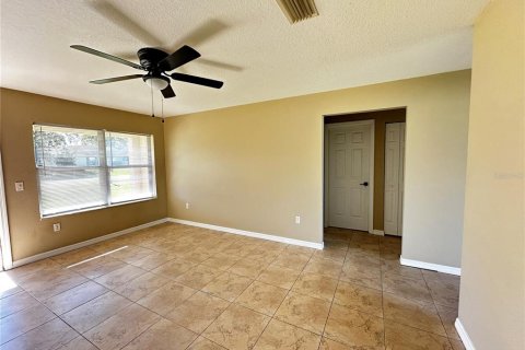 Villa ou maison à louer à Ocala, Floride: 3 chambres, 107.95 m2 № 2412757 - photo 5