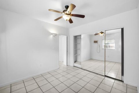 Touwnhouse à louer à Fort Lauderdale, Floride: 1 chambre, 44.59 m2 № 2146189 - photo 9