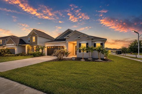 Villa ou maison à Wesley Chapel, Floride 3 chambres, 186.73 m2 № 2389086