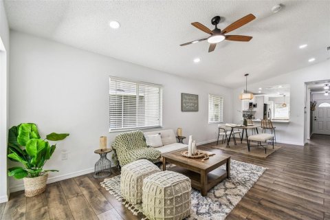 Casa en venta en Wesley Chapel, Florida, 3 dormitorios, 109.07 m2 № 1901962 - foto 15