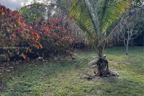 Commercial property in Miami, Florida 243.87 sq.m. № 2026100 - photo 5