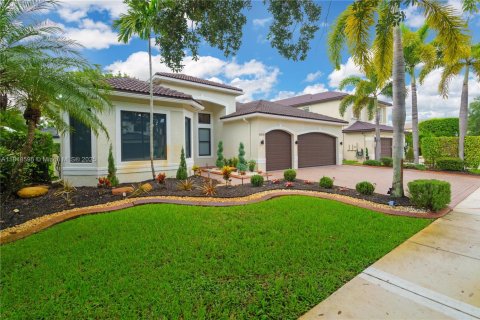 House in Miramar, Florida 5 bedrooms, 264.21 sq.m. № 1937489 - photo 6