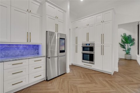 Villa ou maison à vendre à Miramar, Floride: 5 chambres, 264.21 m2 № 1937489 - photo 17
