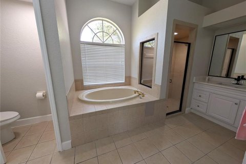 House in Winter Haven, Florida 4 bedrooms, 234.58 sq.m. № 2394354 - photo 11