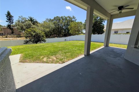 House in Winter Haven, Florida 4 bedrooms, 234.58 sq.m. № 2394354 - photo 17