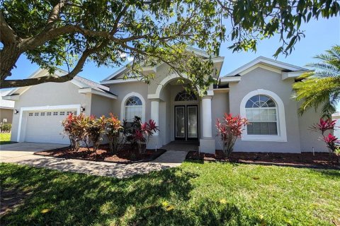 House in Winter Haven, Florida 4 bedrooms, 234.58 sq.m. № 2394354 - photo 3
