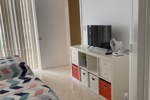 Copropriété à louer à Hallandale Beach, Floride: 2 chambres, 135.45 m2 № 2153063 - photo 14