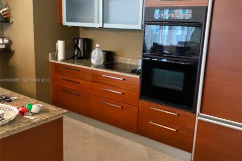 Copropriété à louer à Hallandale Beach, Floride: 2 chambres, 135.45 m2 № 2153063 - photo 9