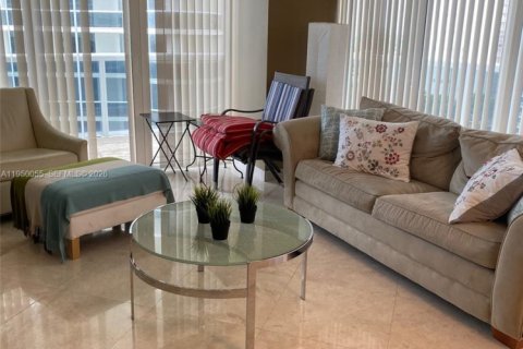 Copropriété à louer à Hallandale Beach, Floride: 2 chambres, 135.45 m2 № 2153063 - photo 10