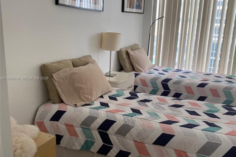 Copropriété à louer à Hallandale Beach, Floride: 2 chambres, 135.45 m2 № 2153063 - photo 15