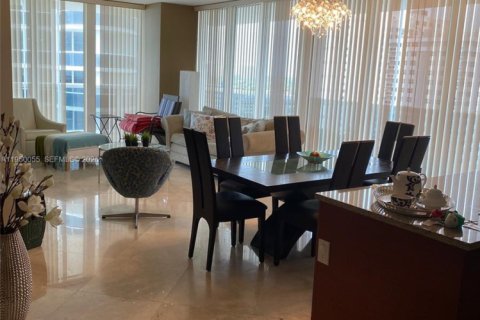 Copropriété à louer à Hallandale Beach, Floride: 2 chambres, 135.45 m2 № 2153063 - photo 5