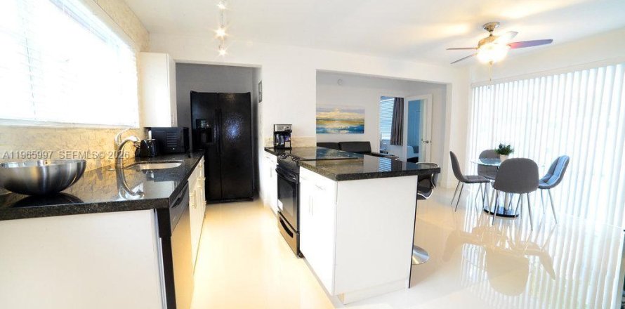 Apartment in Hollywood, Florida 1 bedroom № 2081263
