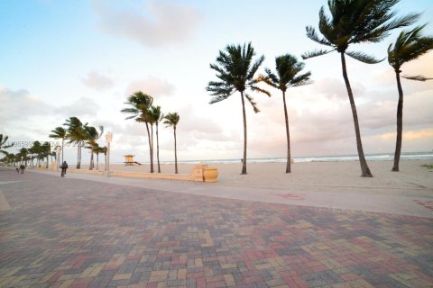 Apartment in Hollywood, Florida 1 bedroom № 2081263 - photo 24