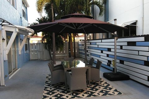 Apartment in Hollywood, Florida 1 bedroom № 2081263 - photo 9