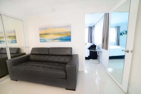 Apartment in Hollywood, Florida 1 bedroom № 2081263 - photo 4