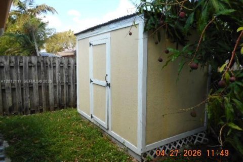 House in Sunrise, Florida 4 bedrooms, 166.39 sq.m. № 2074515 - photo 29