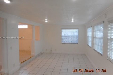 House in Sunrise, Florida 4 bedrooms, 166.39 sq.m. № 2074515 - photo 5