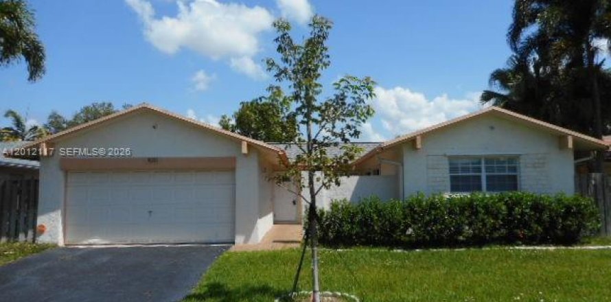 House in Sunrise, Florida 4 bedrooms, 166.39 sq.m. № 2074515