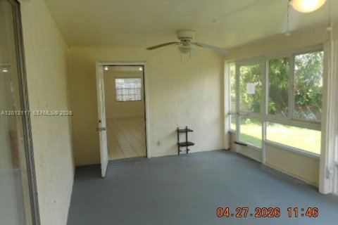 House in Sunrise, Florida 4 bedrooms, 166.39 sq.m. № 2074515 - photo 23
