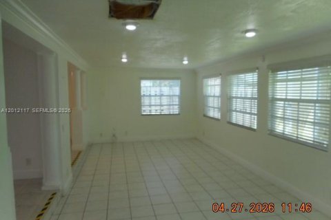 House in Sunrise, Florida 4 bedrooms, 166.39 sq.m. № 2074515 - photo 26