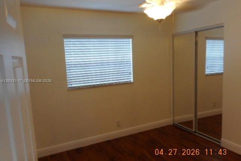 House in Sunrise, Florida 4 bedrooms, 166.39 sq.m. № 2074515 - photo 20