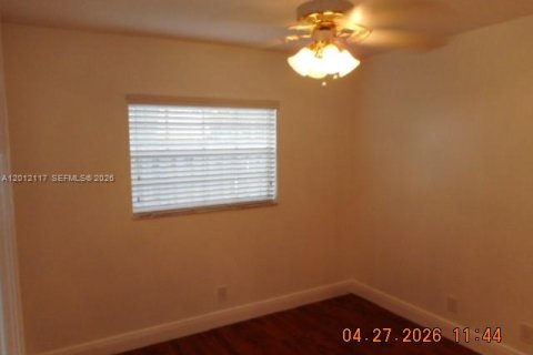 House in Sunrise, Florida 4 bedrooms, 166.39 sq.m. № 2074515 - photo 21