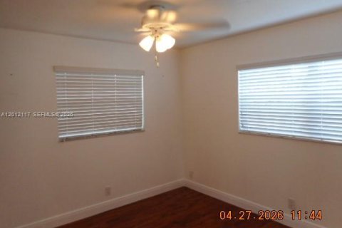 House in Sunrise, Florida 4 bedrooms, 166.39 sq.m. № 2074515 - photo 22