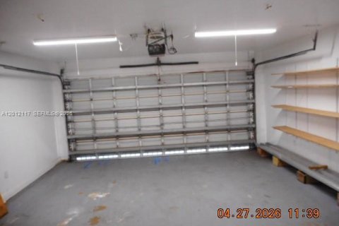 House in Sunrise, Florida 4 bedrooms, 166.39 sq.m. № 2074515 - photo 11