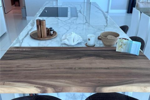 Купить кондоминиум в Бэл-Харбор, Флорида 2 спальни, 199.55м2, № 2014159 - фото 11