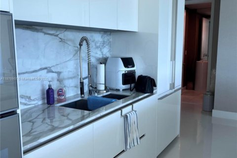 Купить кондоминиум в Бэл-Харбор, Флорида 2 спальни, 199.55м2, № 2014159 - фото 10