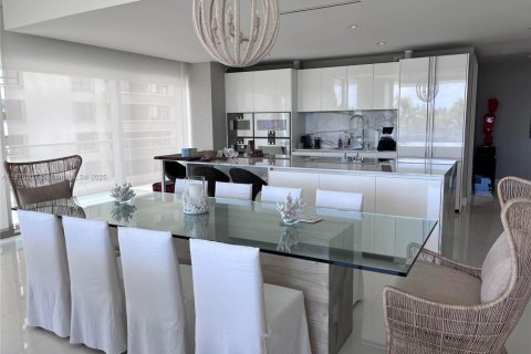 Купить кондоминиум в Бэл-Харбор, Флорида 2 спальни, 199.55м2, № 2014159 - фото 13