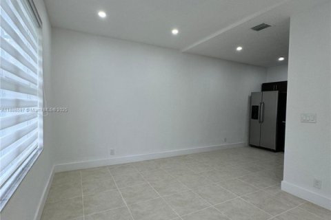 Touwnhouse à louer à Pembroke Pines, Floride: 3 chambres, 142.05 m2 № 1941004 - photo 14