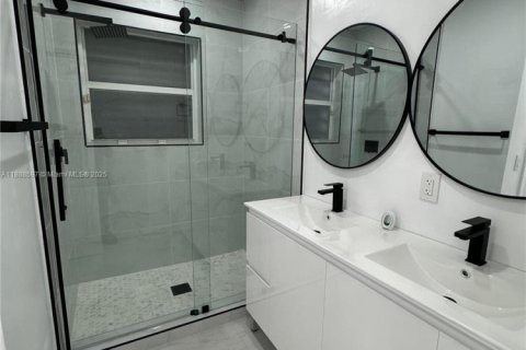 Townhouse in Pembroke Pines, Florida 3 bedrooms, 142.05 sq.m. № 1941004 - photo 11