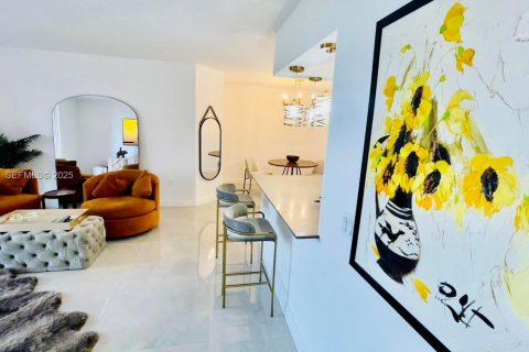 Condo in Aventura, Florida, 1 bedroom  № 1992117 - photo 7