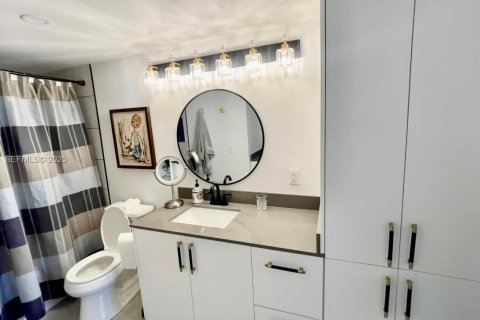 Condo in Aventura, Florida, 1 bedroom  № 1992117 - photo 14