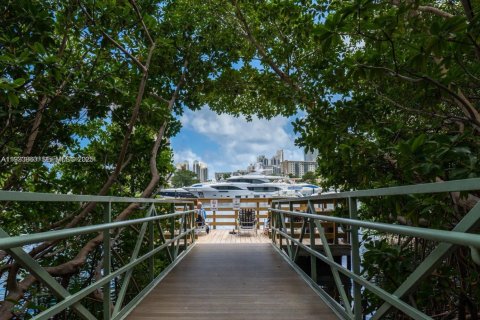 Condo in Aventura, Florida, 1 bedroom  № 1992117 - photo 23