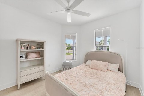 House in Sarasota, Florida 3 bedrooms, 237.37 sq.m. № 1755089 - photo 25