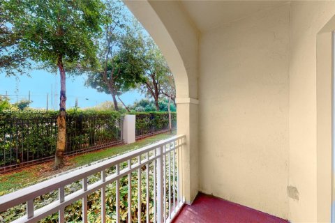 Condominio en alquiler en Doral, Florida, 3 dormitorios, 112.13 m2 № 1992947 - foto 15