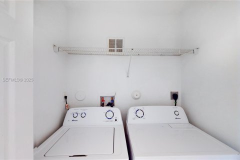 Condominio en alquiler en Doral, Florida, 3 dormitorios, 112.13 m2 № 1992947 - foto 14