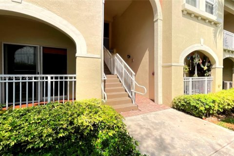 Condominio en alquiler en Doral, Florida, 3 dormitorios, 112.13 m2 № 1992947 - foto 1