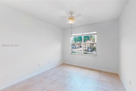 Condominio en alquiler en Doral, Florida, 3 dormitorios, 112.13 m2 № 1992947 - foto 6