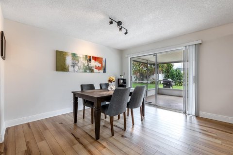 House in Palm Beach Gardens, Florida 3 bedrooms, 114.46 sq.m. № 2179916 - photo 7