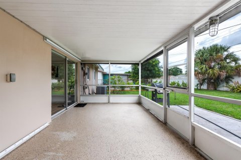 House in Palm Beach Gardens, Florida 3 bedrooms, 114.46 sq.m. № 2179916 - photo 24