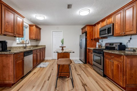 House in Palm Beach Gardens, Florida 3 bedrooms, 114.46 sq.m. № 2179916 - photo 9