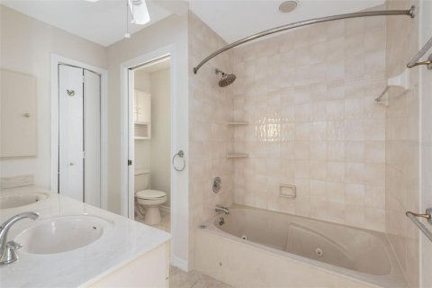 House in Englewood, Florida 3 bedrooms, 201.69 sq.m. № 669171 - photo 15