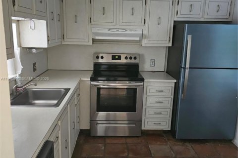 Condo in North Miami, Florida, 2 bedrooms  № 2031461 - photo 4