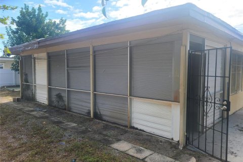 House in Miramar, Florida 3 bedrooms, 168.9 sq.m. № 2247792 - photo 8