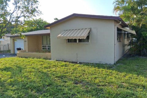 House in Miramar, Florida 3 bedrooms, 168.9 sq.m. № 2247792